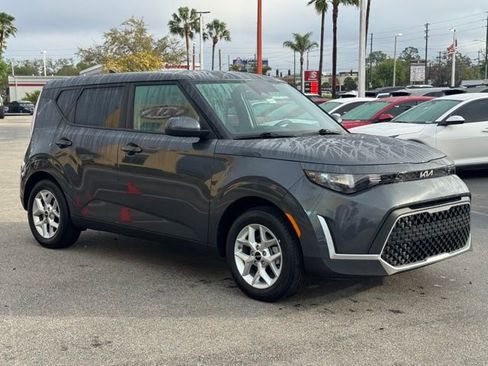 Certified 2025 Kia Soul LX image 6