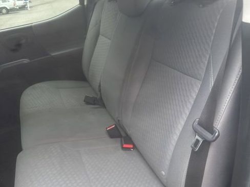 Used 2022 Toyota Tacoma SR5 w/ Technology Package image 9