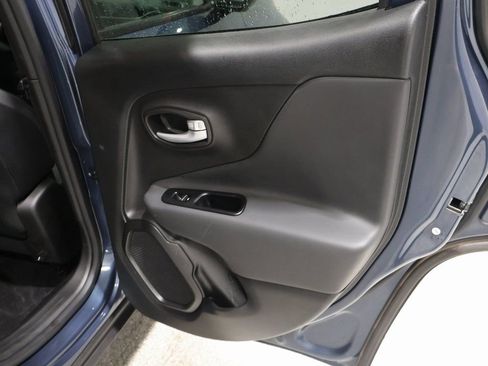 Used 2023 Jeep Renegade Latitude w/ Premium Group image 20