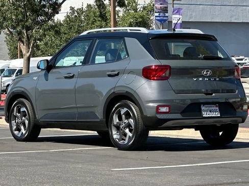 Used 2026 Hyundai Venue SEL FWD image 7