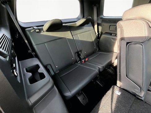 Used 2025 Hyundai Santa Fe Limited image 28