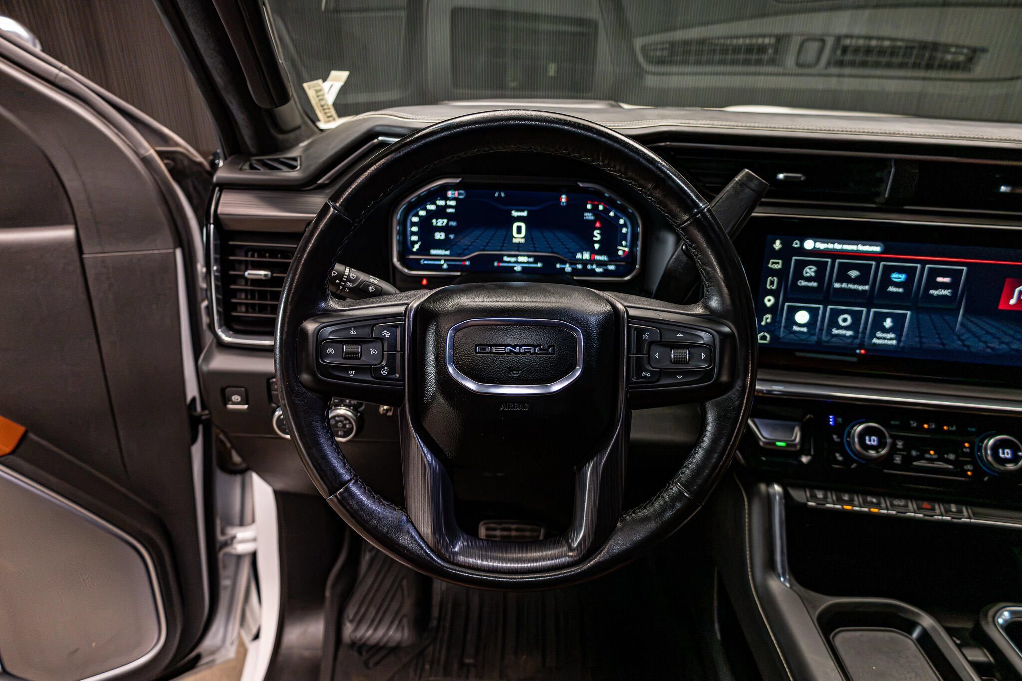 Used 2024 GMC Sierra 3500 Denali Ultimate AWD/4WD image 15