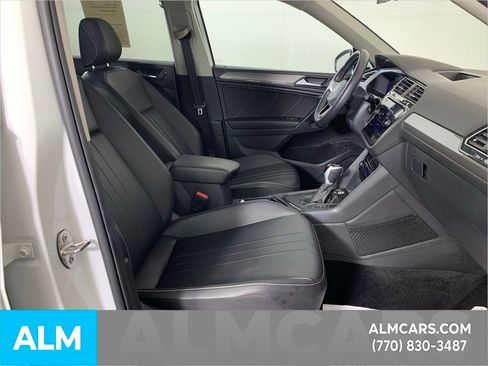 Used 2024 Volkswagen Tiguan SE image 31