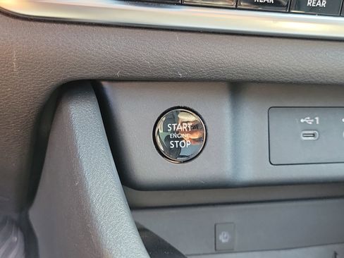 Used 2025 Nissan Rogue SL w/ Tech Package AWD/4WD image 28