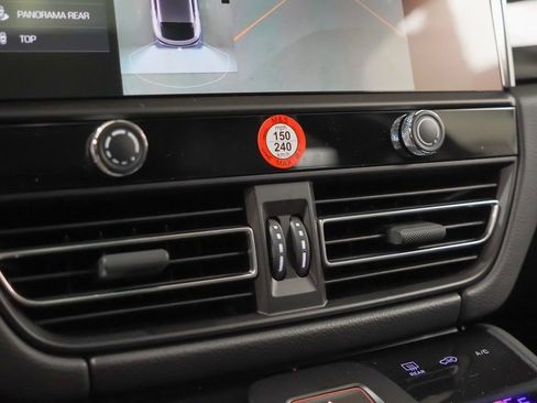 New 2026 Porsche Macan S image 32