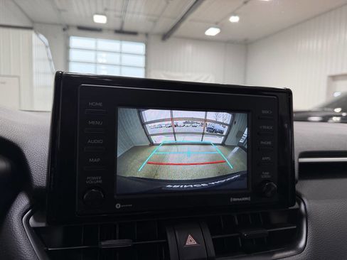 Used 2022 Toyota RAV4 LE image 14