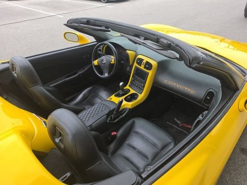 Used 2007 Chevrolet Corvette Convertible w/ Preferred Equipment Group RWD image 5