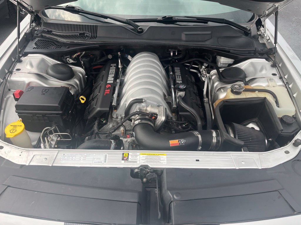 Used 2009 Dodge Challenger SRT8 w/ SRT Option Group II RWD image 9