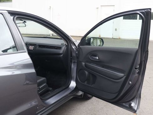 Used 2021 Honda HR-V LX image 14