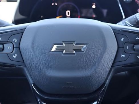 Used 2024 Chevrolet Trax RS w/ Driver Confidence Package FWD image 19