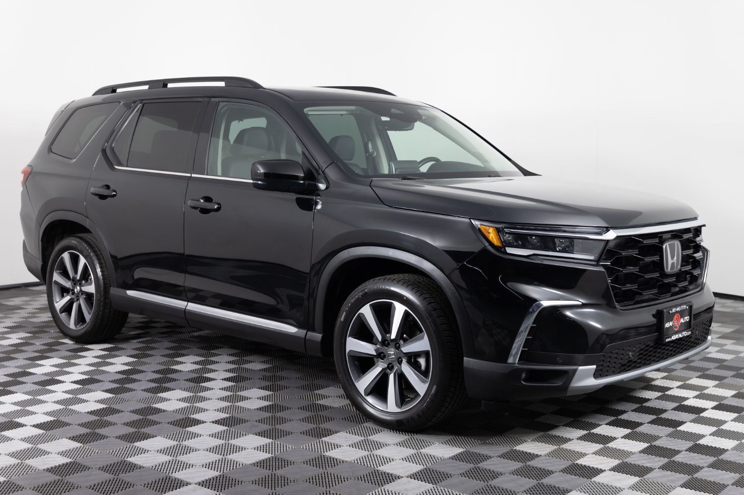 Used 2023 Honda Pilot Touring image 10