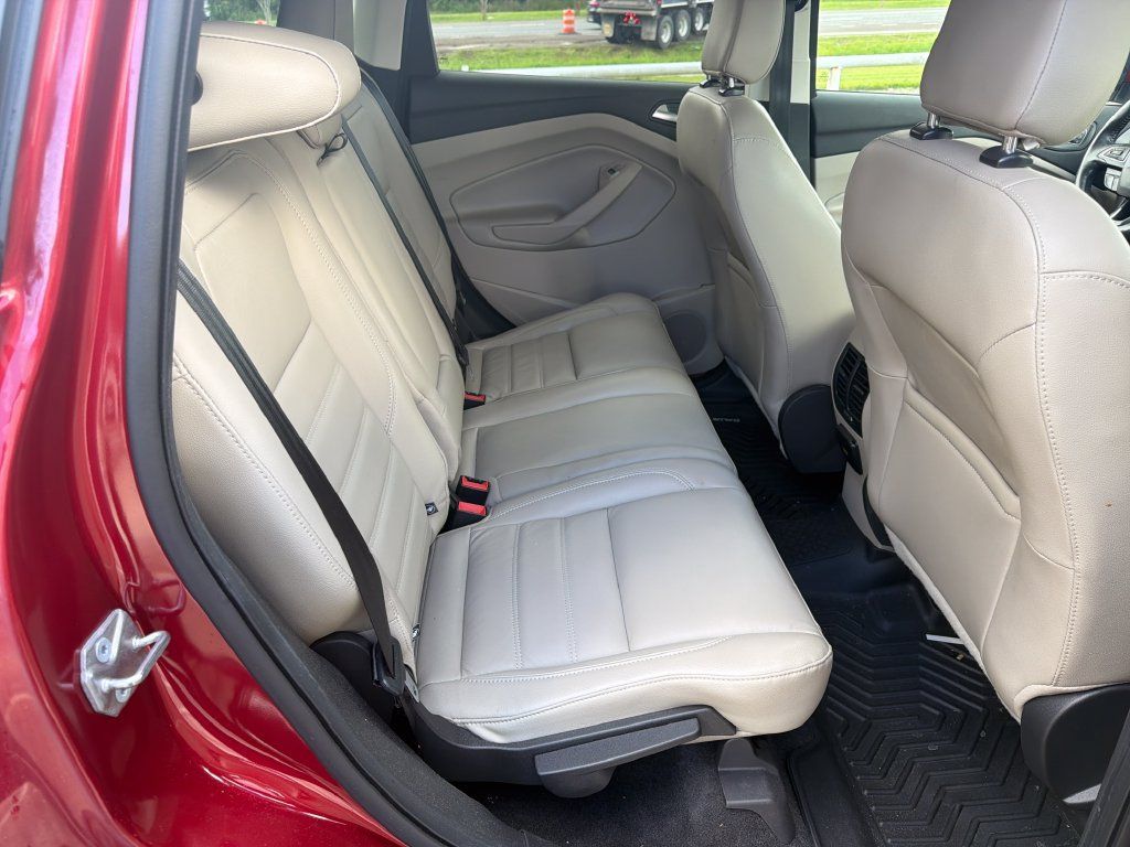 Used 2019 Ford Escape Titanium FWD image 29