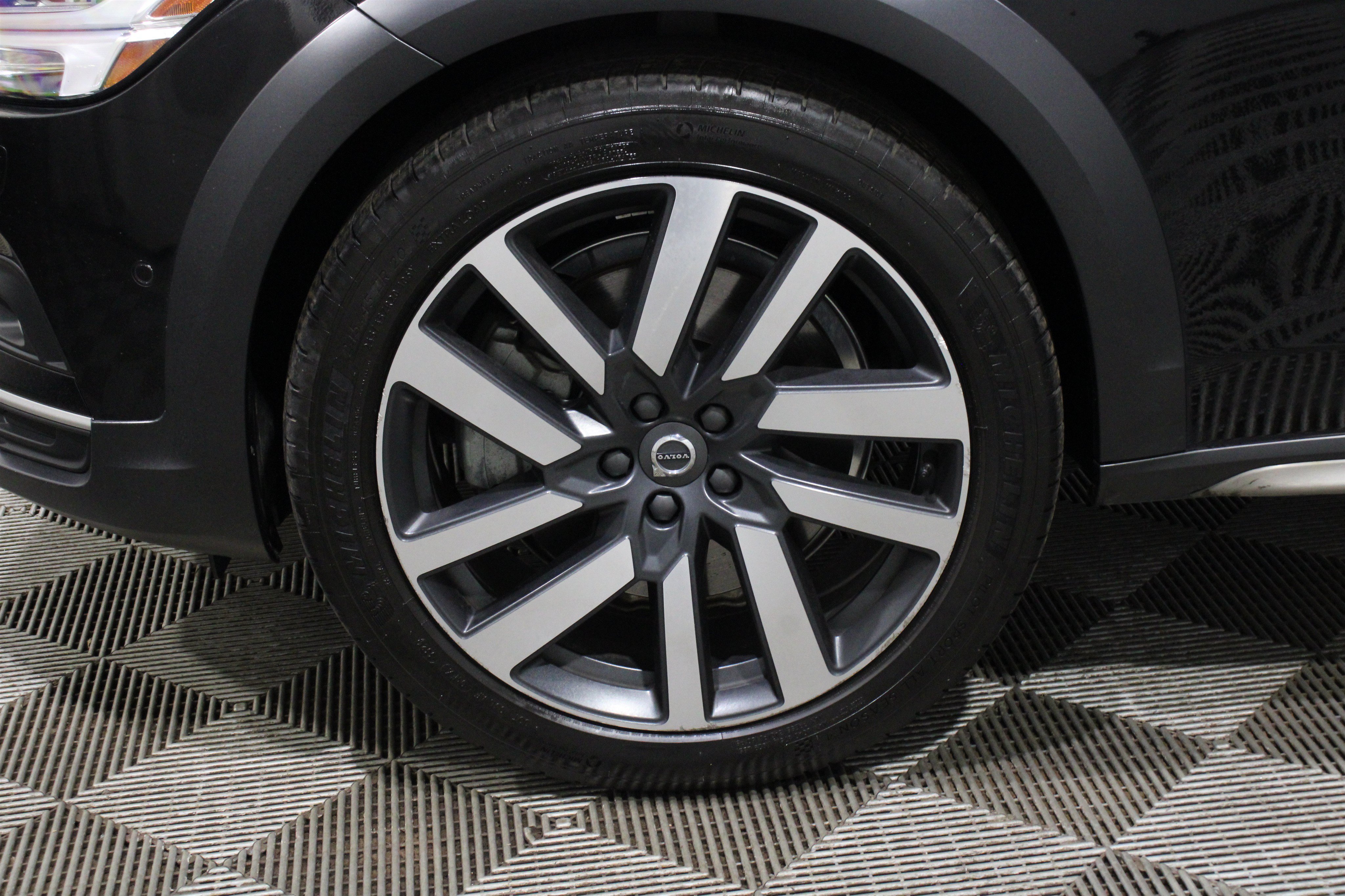 Used 2023 Volvo V90 B6 Cross Country Ultimate AWD/4WD image 32