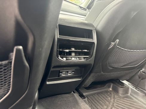 Used 2023 Jeep Grand Cherokee Laredo RWD image 23