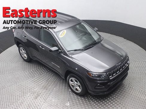 Used 2024 Jeep Compass Latitude AWD/4WD image 3