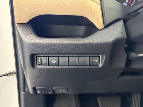 Used 2019 Toyota RAV4 XLE Premium FWD image 15