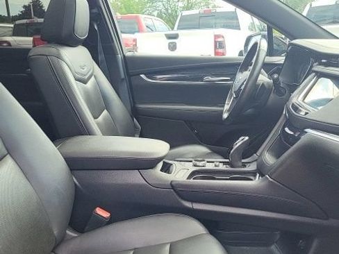 Used 2022 Cadillac XT5 Premium Luxury w/ Technology Package AWD/4WD image 23