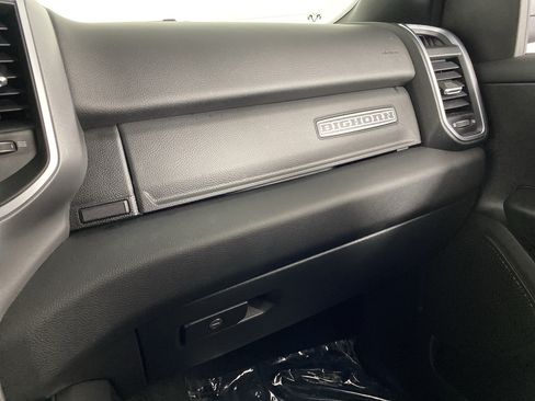 Used 2024 RAM 1500 Big Horn AWD/4WD image 32