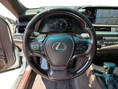 Used 2019 Lexus ES 300h w/ Premium Package FWD image 15