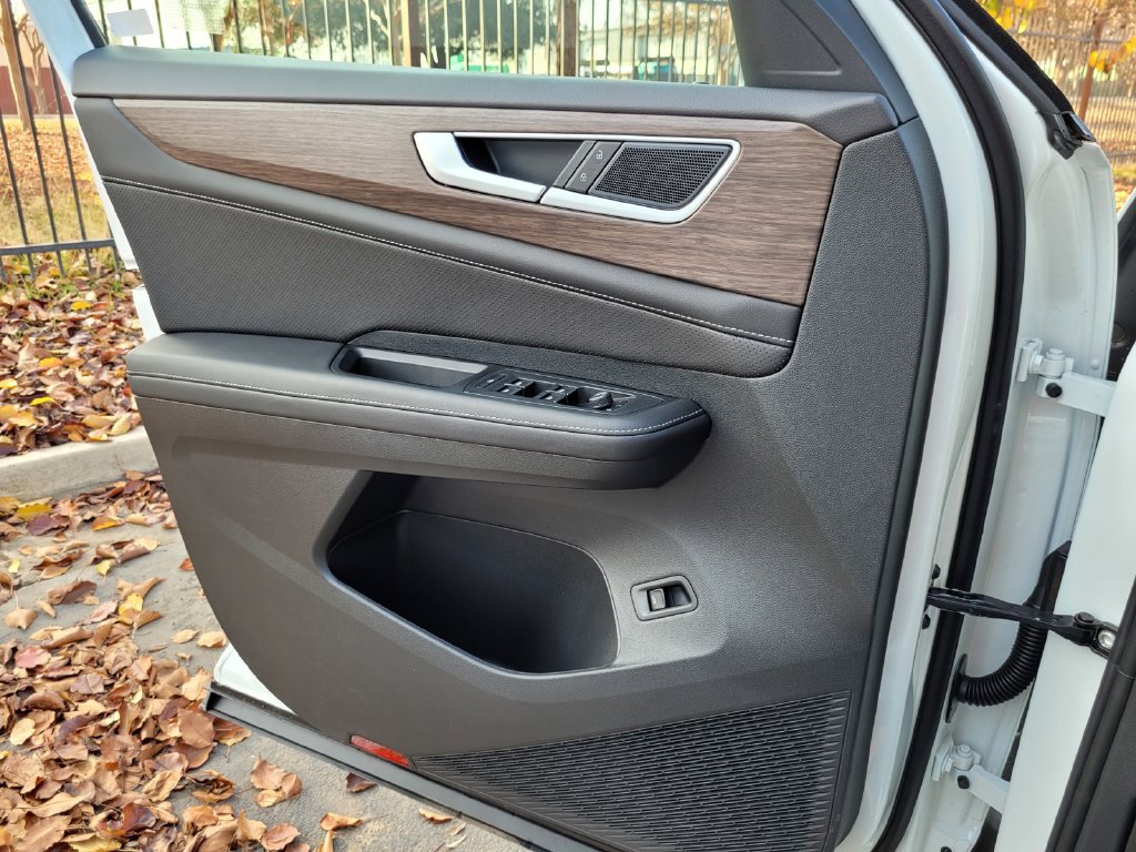 New 2025 Volkswagen Atlas SEL AWD/4WD image 25