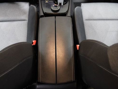 Used 2024 Nissan Rogue SV image 30