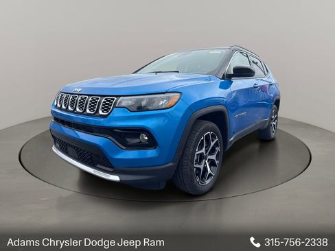 Used 2025 Jeep Compass Limited AWD/4WD image 3