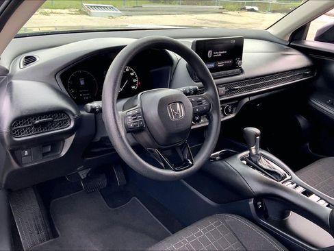Used 2025 Honda HR-V LX image 18