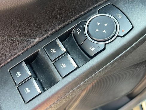 Used 2021 Ford Escape SE image 13