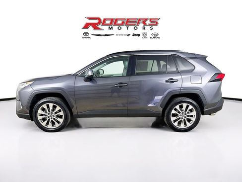 Certified 2021 Toyota RAV4 XLE Premium AWD/4WD image 9