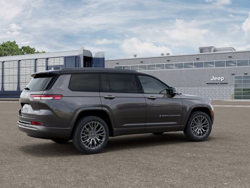 New 2026 Jeep Grand Cherokee L Summit w/ Advanced Protech Group IV AWD/4WD image 4