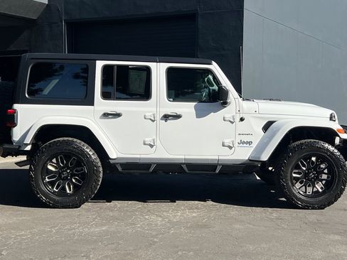 Used 2023 Jeep Wrangler Unlimited Sahara w/ Cold Weather Group AWD/4WD image 3