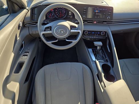 Certified 2022 Hyundai Elantra SEL image 26