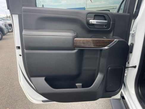 Used 2023 GMC Sierra 2500 SLE image 27