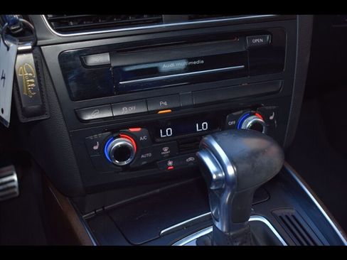 Used 2016 Audi Q5 2.0T Premium Plus w/ Technology Package image 12