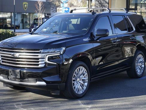 Used 2023 Chevrolet Tahoe High Country image 3