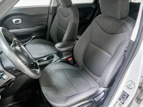 Used 2014 Kia Soul Base image 18