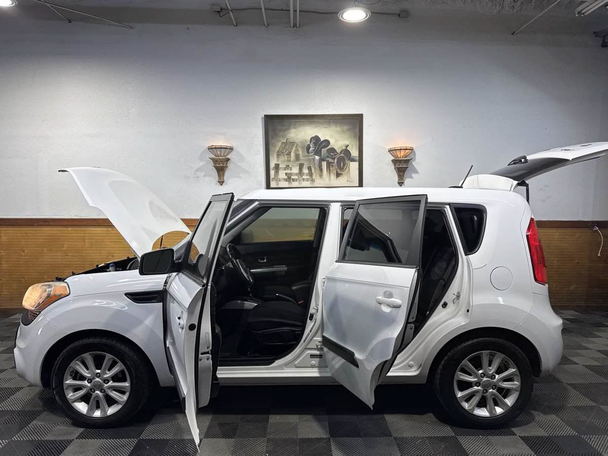 Used 2012 Kia Soul + FWD image 9