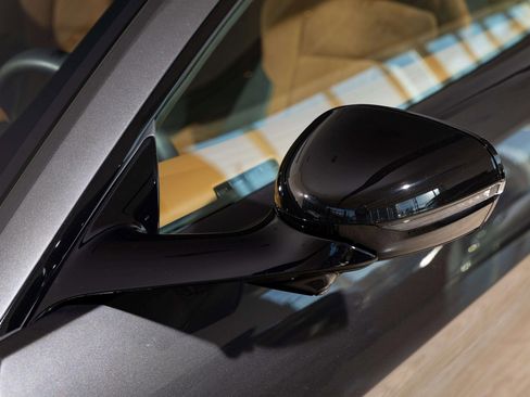 Used 2025 Aston Martin V8 Vantage Coupe image 46