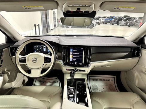 Used 2020 Volvo V90 T6 Cross Country image 15