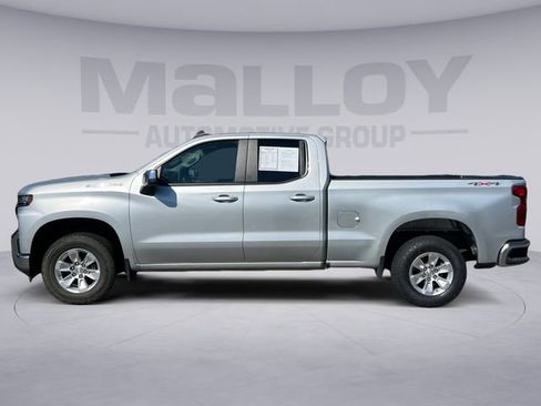 Used 2020 Chevrolet Silverado 1500 LT w/ Trailering Package image 2