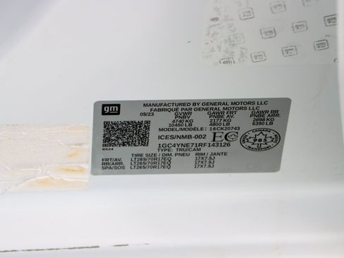 Used 2024 Chevrolet Silverado 2500 LT w/ Convenience Package AWD/4WD image 32