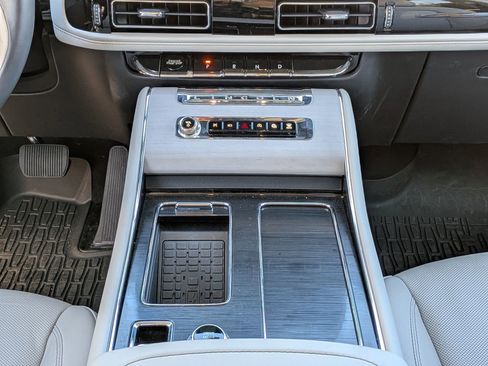 Certified 2025 Lincoln Aviator Reserve image 21