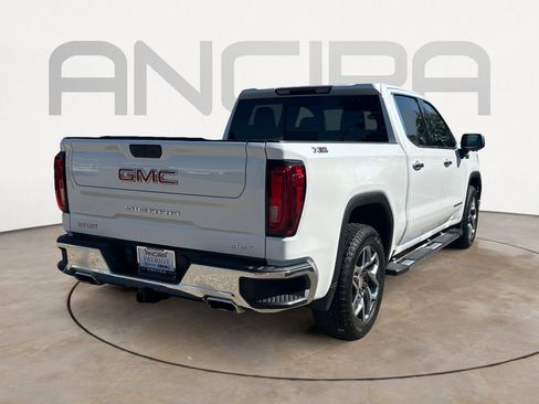 Used 2023 GMC Sierra 1500 SLT image 10