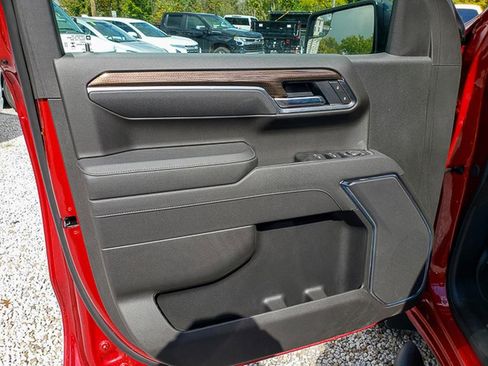 Used 2025 Chevrolet Silverado 1500 RST w/ Dark Appearance Package image 9