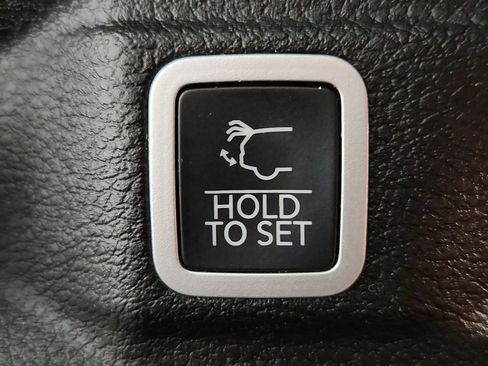 Used 2021 Jeep Grand Cherokee L Laredo AWD/4WD image 31