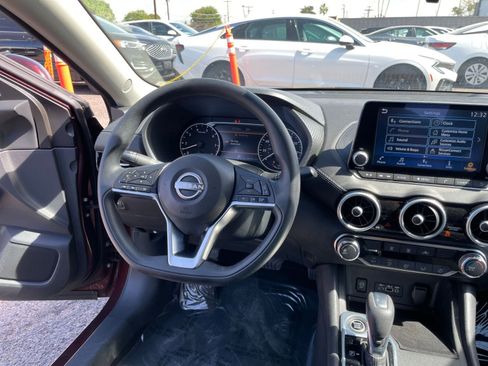 Used 2025 Nissan Sentra SV FWD image 33