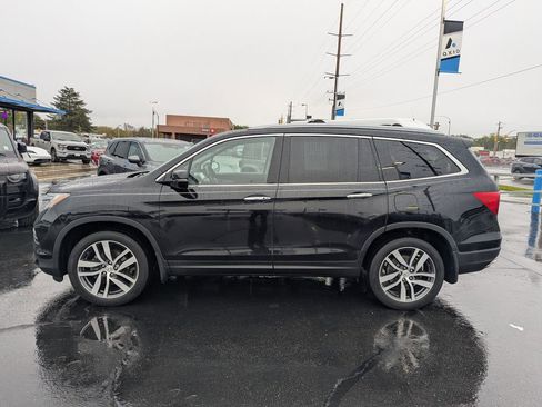Used 2017 Honda Pilot Touring image 8