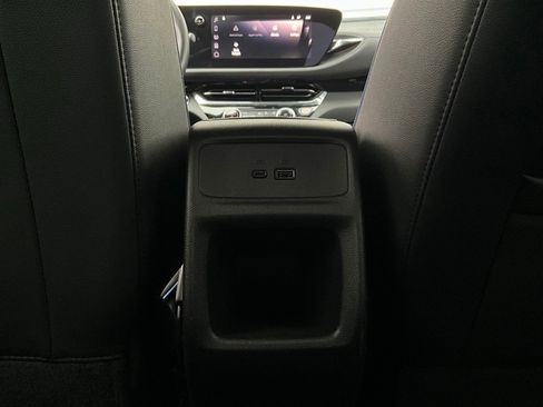 Used 2025 Buick Envista Sport Touring image 12