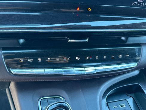 Certified 2022 Cadillac Escalade Sport Platinum w/ Heavy-Duty Trailer Package image 36