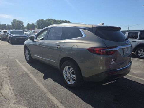 Used 2018 Buick Enclave Essence w/ Trailering Package FWD image 5